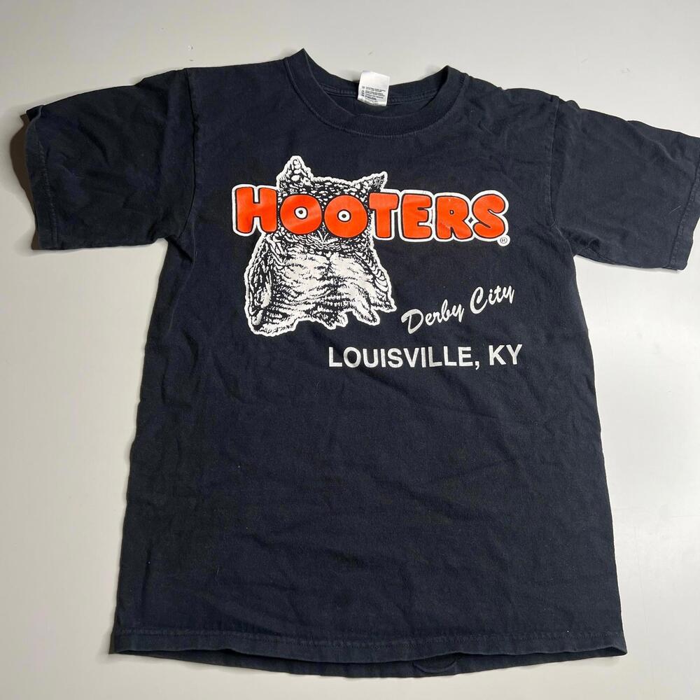 Vintage Hooters T-Shirt Louisville KY‎ Owl Graphic Black Adult S